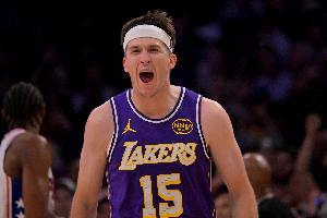 今日NBA马刺vs雄鹿在线观看_今日NBA马刺vs雄鹿在线观看在线观看_免费看直播